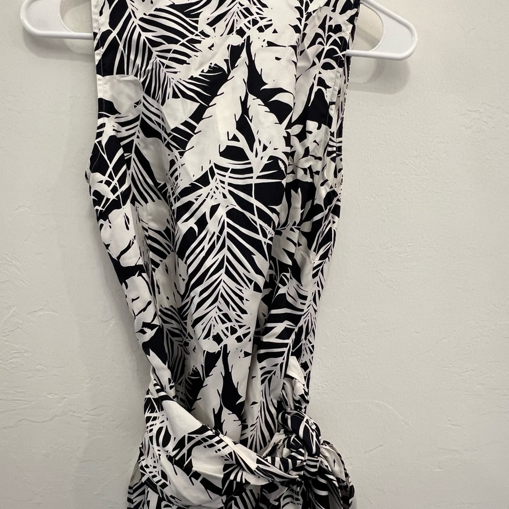 Ann Taylor Silk Wrap Tropical Top Navy and White Size 2 NWT